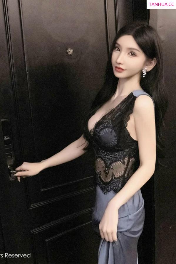 周于希dummy  [XiuRen]高清写真图 2024.03.15 No.8242 周于希Sally 美腿黑丝第25张图片